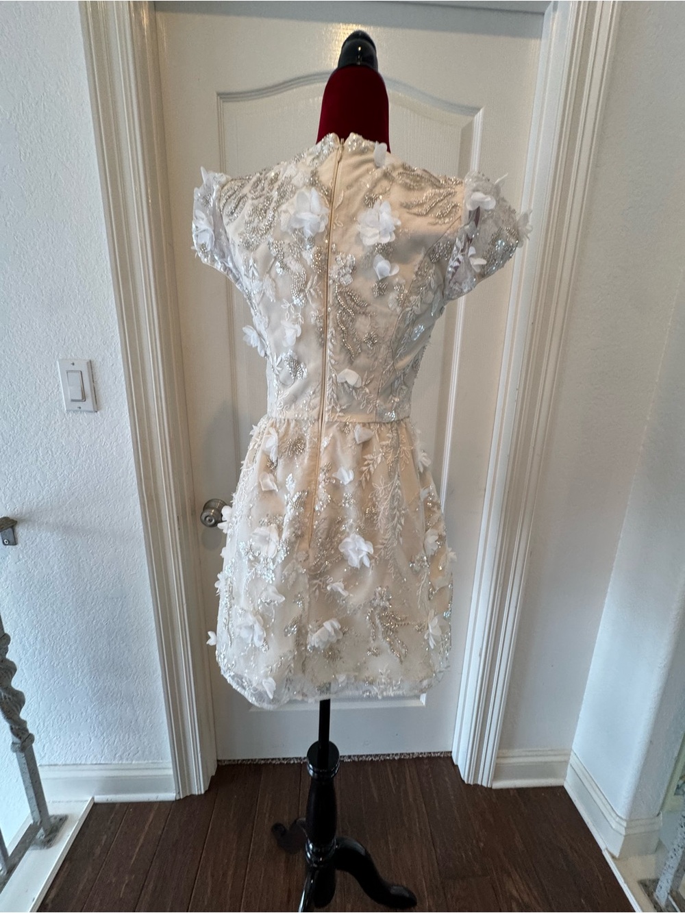 🦄 NWOT Dress the Population Sz S Embellished Ivory Bridal Mini SAMPLE - Picture 10 of 17